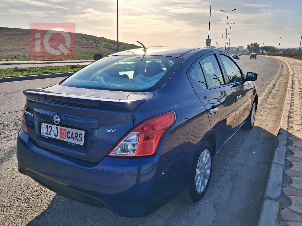 نيسان فيرسا